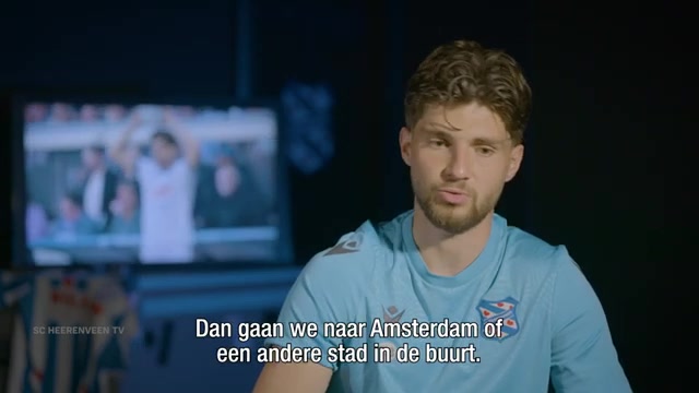 Hristiyan Petrov tijdens een interview bij sc Heerenveen